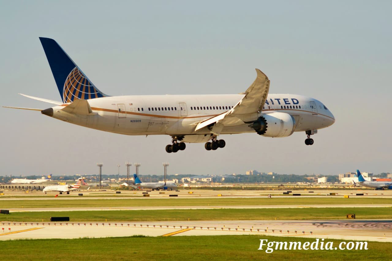 united airlines flight ua770 emergency diversion