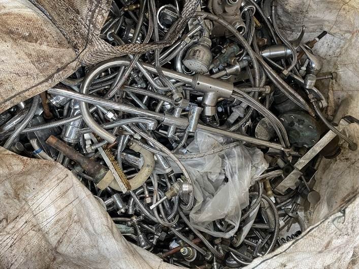 How On-Site Scrap Metal Collection Services Save Time and Money