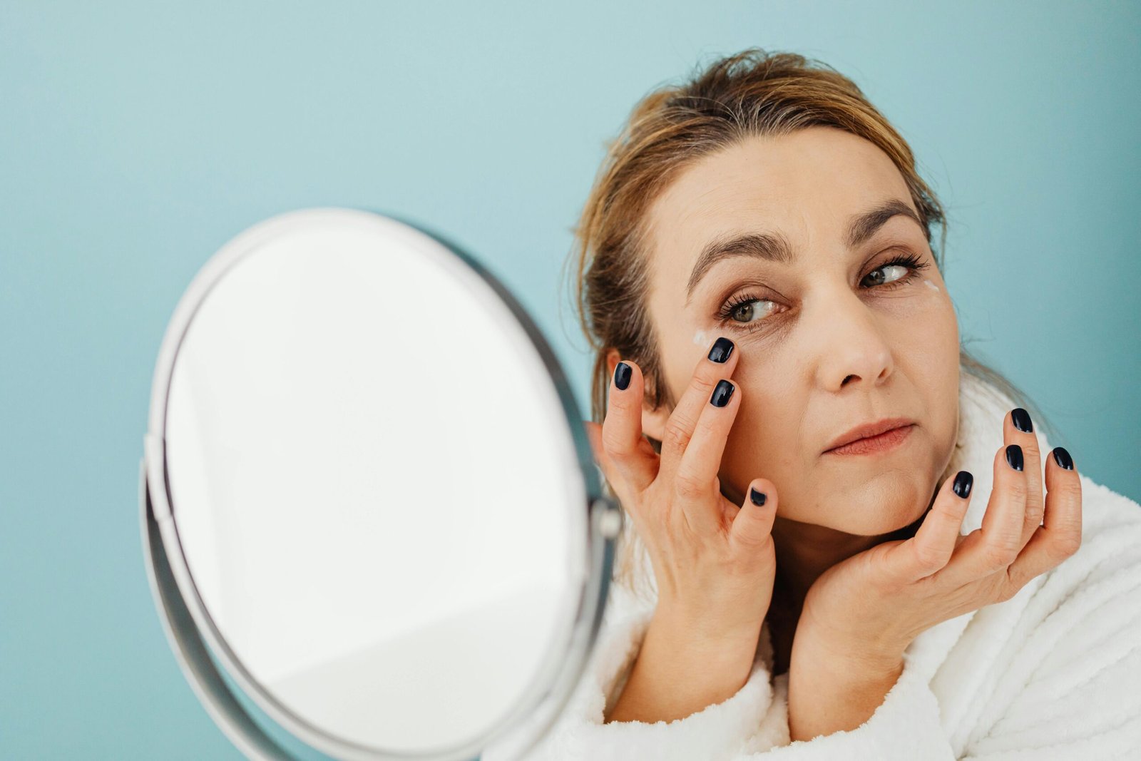 A Guide to Reversing Signs of Aging Without Surgery